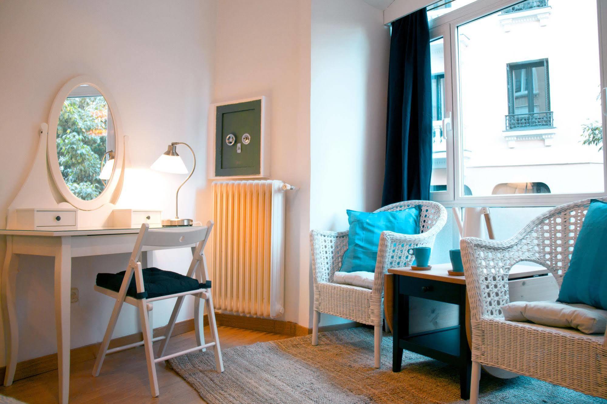 Lollipop Flats City Centre Deluxe Suite Madrid Buitenkant foto