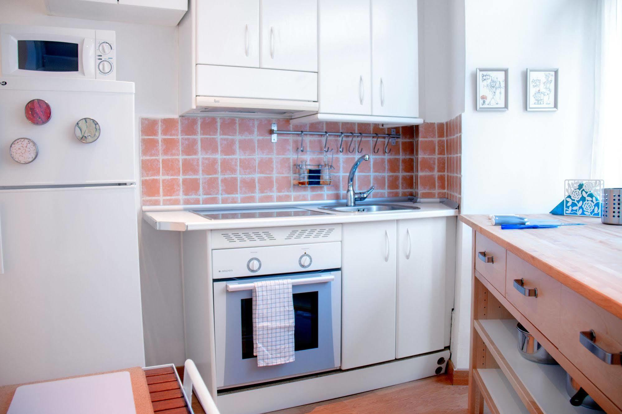 Lollipop Flats City Centre Deluxe Suite Madrid Buitenkant foto