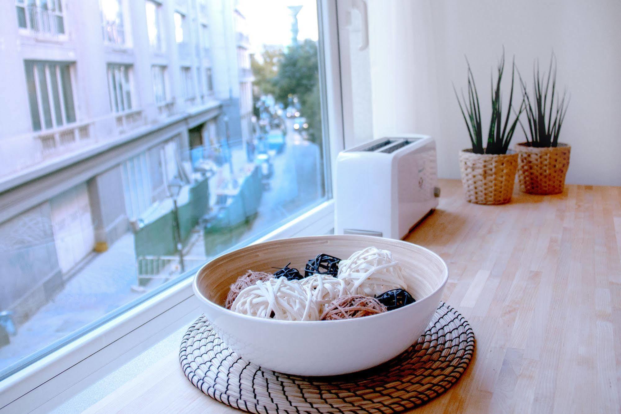 Lollipop Flats City Centre Deluxe Suite Madrid Buitenkant foto